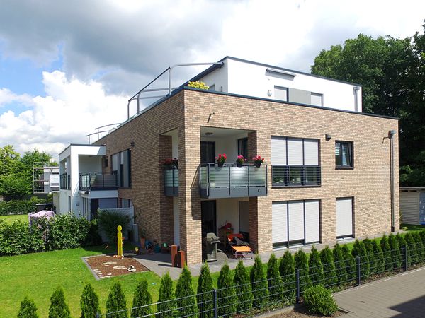 Modernes Mehrfamilienhaus in Gütersloh am Brockweg MFH_Brockweg_back-re.jpg