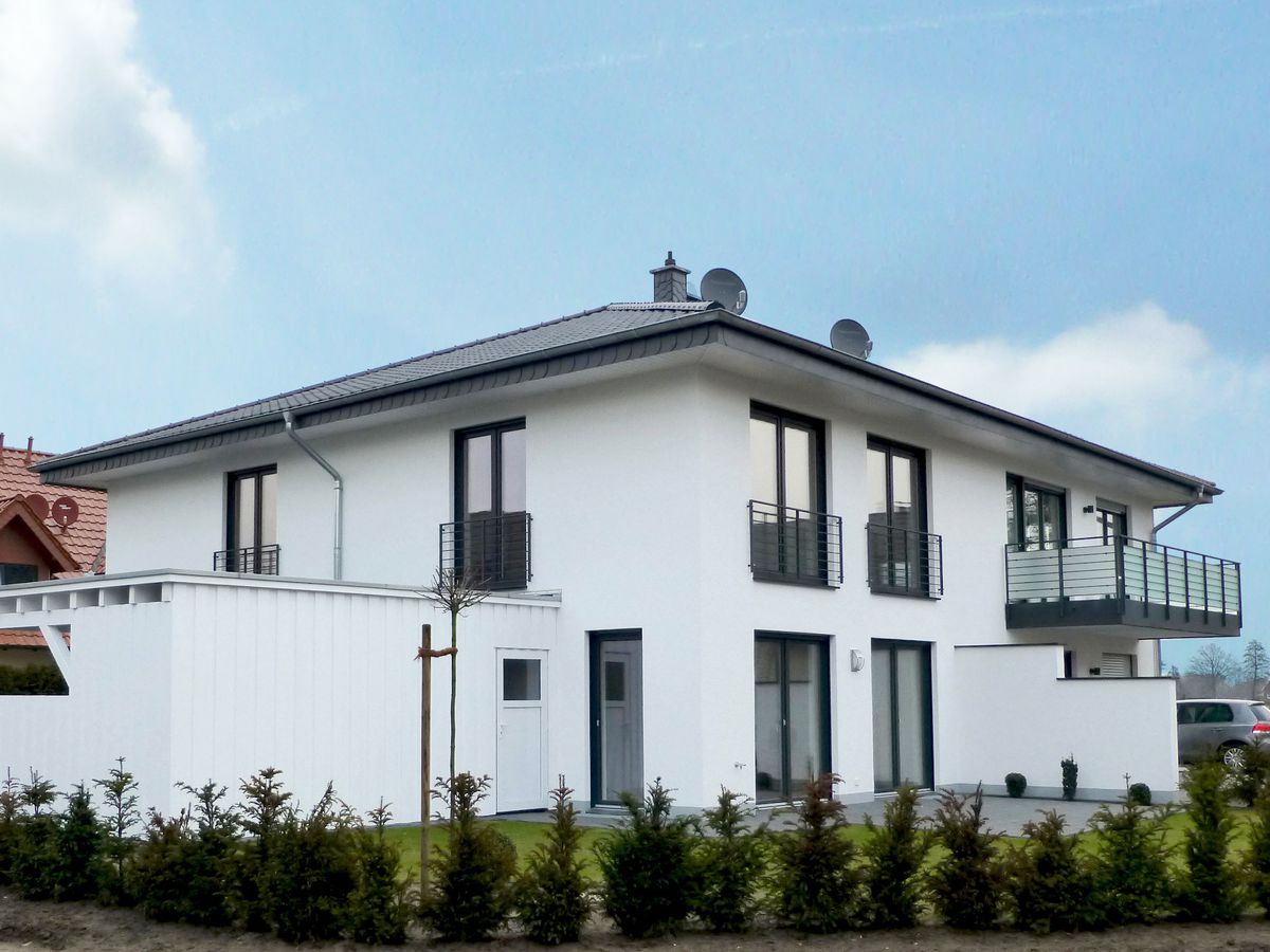 Dreifamilienhaus in Verl, Stadtvilla, Wärmedämmverbundsystem