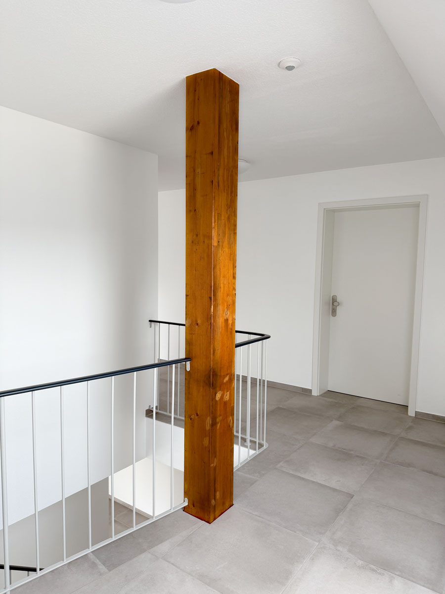 Helles, modernisiertes Treppenhaus – Gütersloh